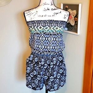 Xhilaration Sleeveless Tribal Print Romper Black Size SMALL